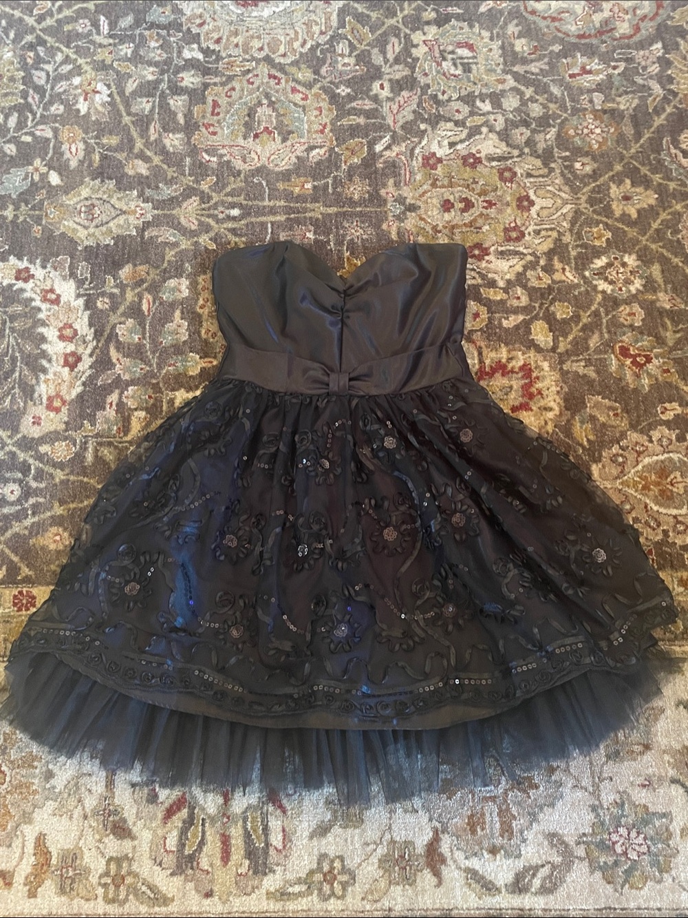 Jessica McClintock—Black Strapless Tulle Party Dress with Floral Appliqué-Size 5